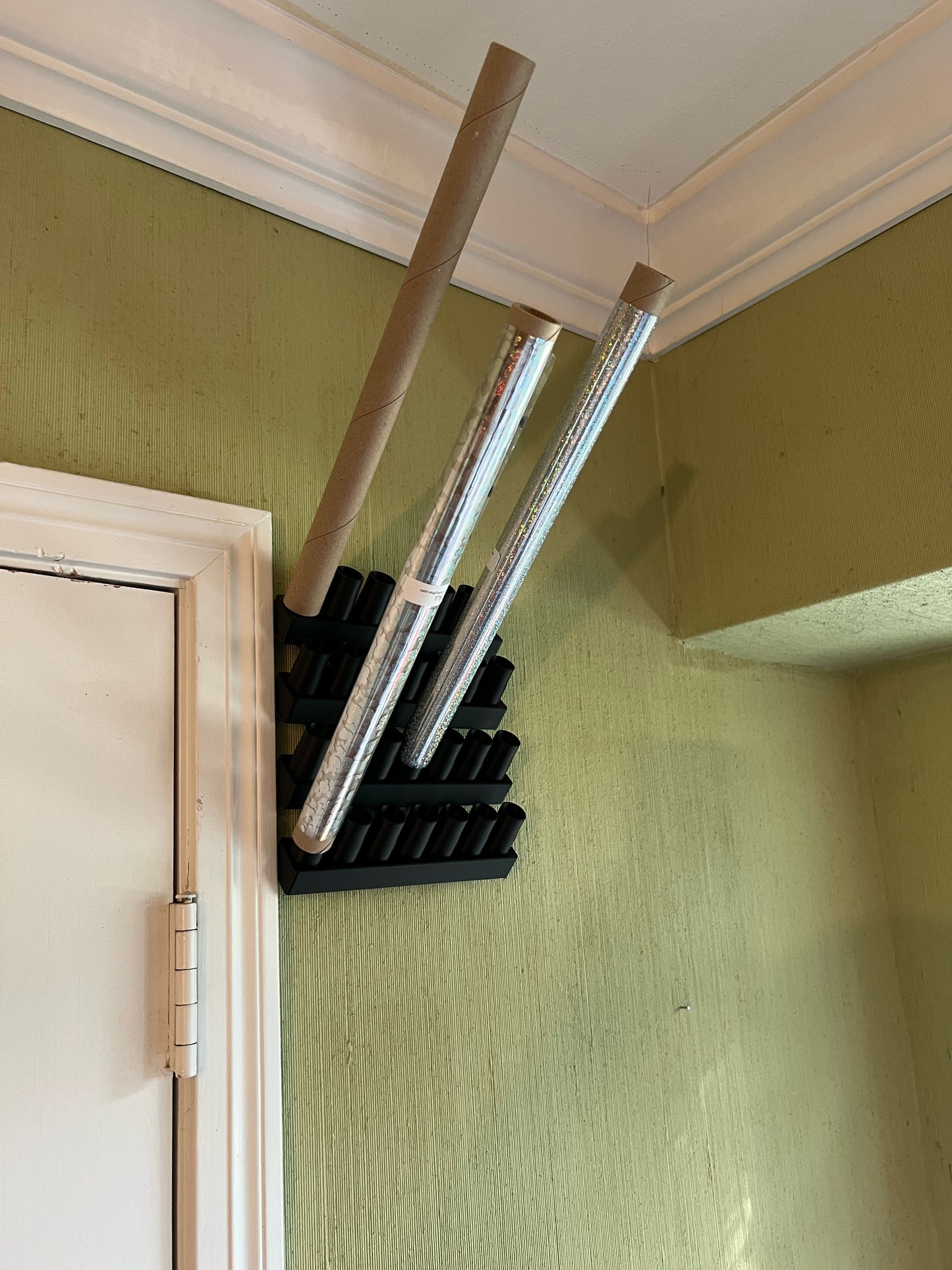 FOIL HOLDER STAND/WALL HANGER