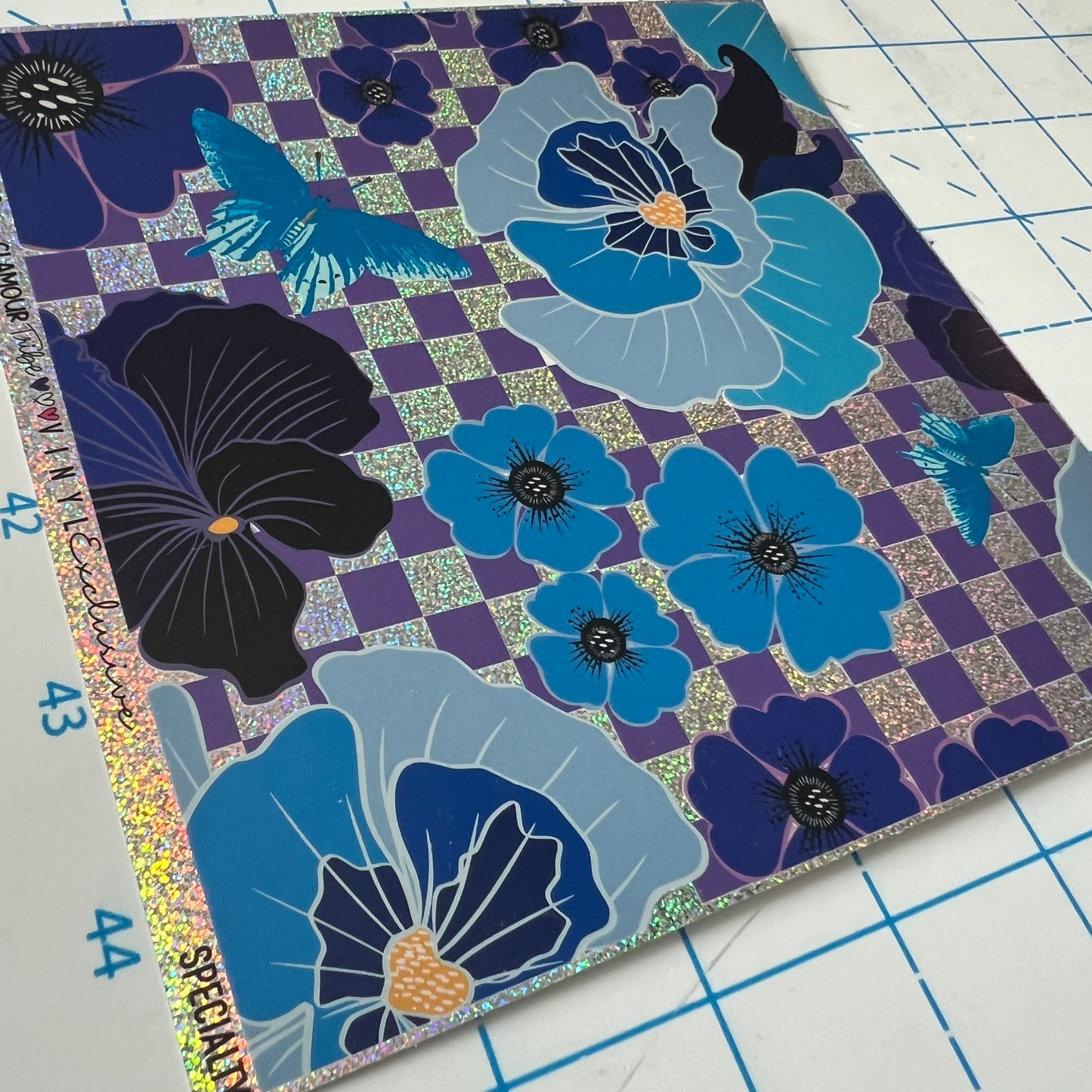 LARGE VIOLET CHECKS